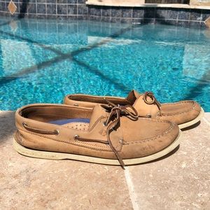 Men’s Sperry Boat shoes.